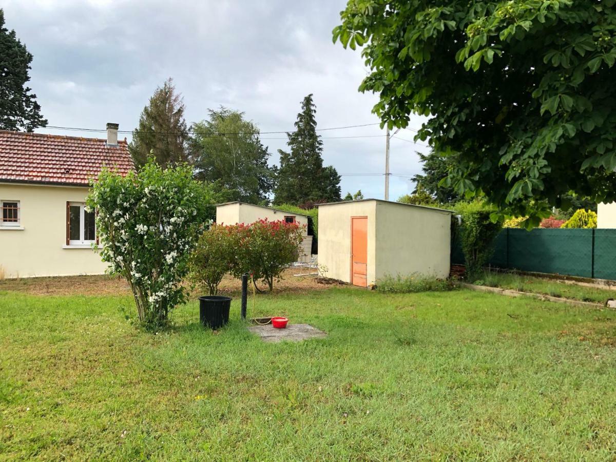 La Petite Maison Des Gites De Josephine Saint-Dye-sur-Loire Exterior photo